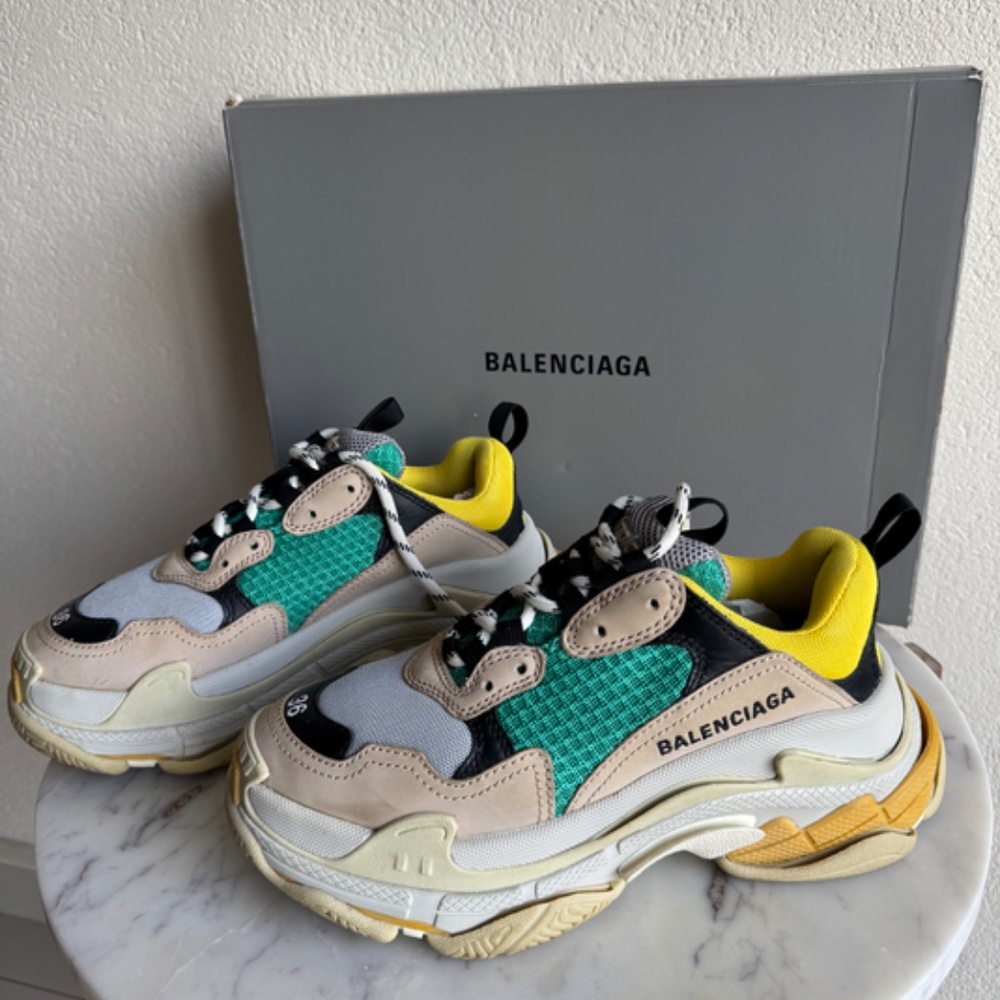 Balenciaga Triple S Sneakers Women - Picture 3 of 5